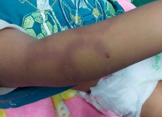 Madre golpeaba a su bebé y enviaba los videos al padre para amenazarlo