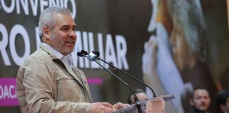 Junto a municipios, signa Ramírez Bedolla convenio del programa Reencuentro Familiar