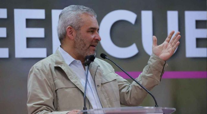 #Imágenes| Refrenda Bedolla compromiso con familias migrantes; firma convenio con presidentes