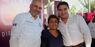 #Imágenes | En Huetamo, Bedolla atendió 265 peticiones de vivienda, educación y créditos para negocios