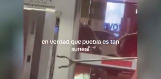 #VIDEO #Viral | Ingeniosa maniobra mexicana: automovilista usa pinzas para tomar boleto en un estacionamiento