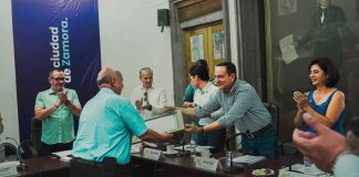 #Imágenes | Cabildo de Zamora reconoce a Rubén Ramírez Toledo y aprueba jubilaciones