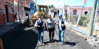 Carlos Soto recorrió la obra de pavimentación de la calle Vicente Guerrero en El Sauz de Abajo