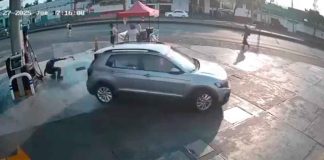 #Video // Conductor atropella a trabajador de gasolinera tras tener una acalorada discusión #México