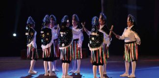 #VIDEO #Imágenes | Mujeres participan en la danza del paloteo en la K’uínchekua