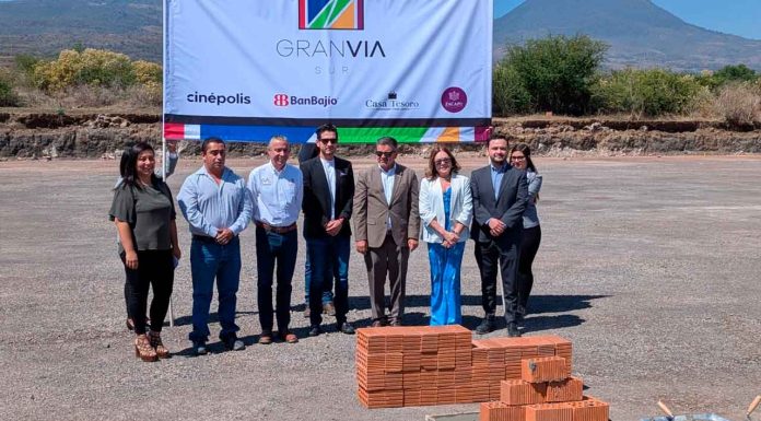 En Zacapu, autoridades y empresarios colocan 1ª Piedra del Centro Comercial Gran Via Sur