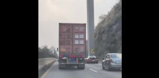 #VIDEO | #EnMéxico: Captan pelea entre automovilista y tráiler en plena autopista