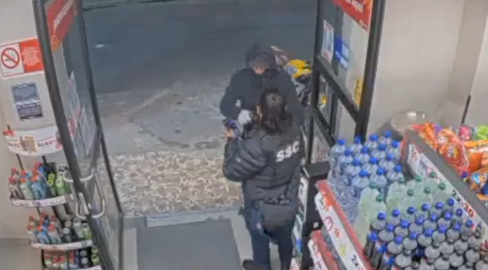 #VIDEO | #México: Policía pide ayuda de la policía luego de que la asaltaran