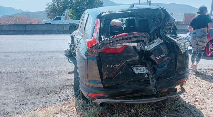 Se registra carambola vehicular en la Apatzingán – Cuatro Caminos; hay 4 heridos