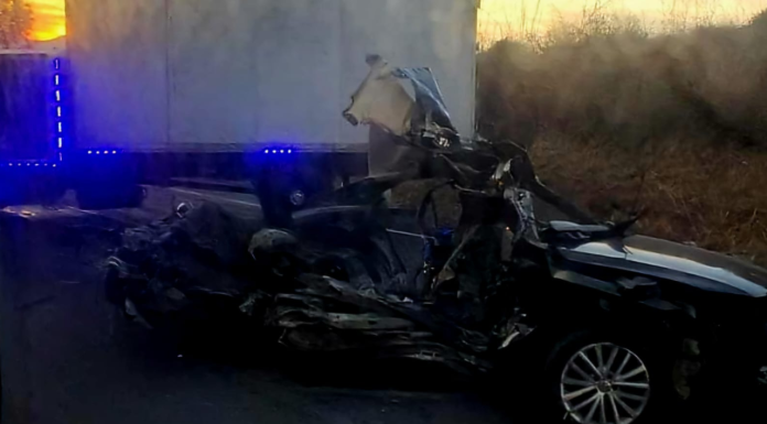 Identifican a joven que falleció en aparatoso choque vehicular en Uruapan; era una dentista de 24 años