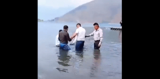 #VIDEO | Hombre muere ahogado durante bautizo cristiano en un lago