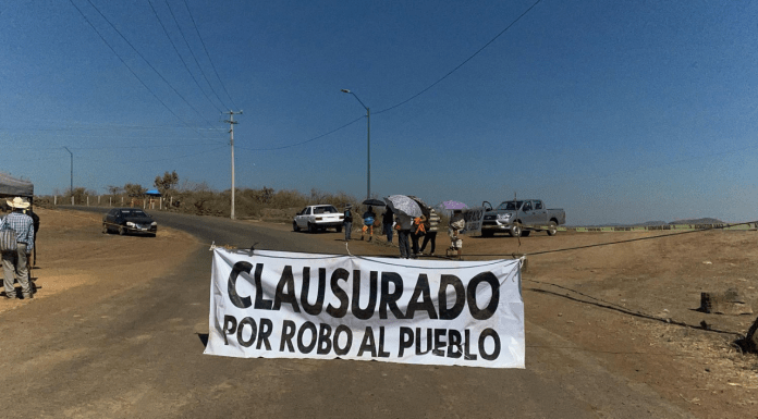 Por segundo día consecutivo, mantienen manifestación habitantes de San Nicolás de Obispo