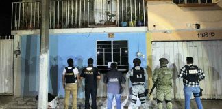 En cateo interinstitucional realizado en la colonia Jardines del Quinceo, fueron aseguradas 815 dosis de narcótico y se detuvieron a seis personas