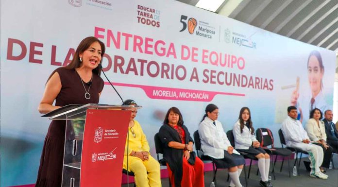 Entrega de material de laboratorio beneficia a más de 24 mil estudiantes: SEE