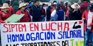 #Imágenes | Frente a Casa Michoacán exige SIPTEM homologación salarial para trabajadores del telebachillerato