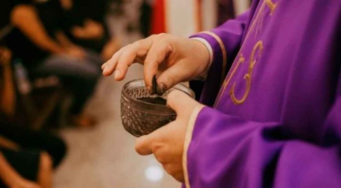 #Video // Miércoles de Ceniza 2025 da inicio a la Cuaresma ¿Qué significa recibirla y qué si no? #México