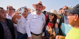 #VIDEO | Más espacios deportivos para prevenir la violencia; Bedolla inaugura cancha de fútbol 7 en Apatzingán