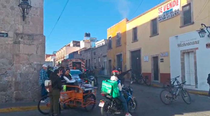 #Video | Se reporta incendio en un edificio frente al Hospital Nuestra Señora de la Salud, #Morelia