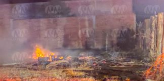 #Video | Incendio de hogar en Morelia deja 2 personas lastimadas y un vehículo quemado