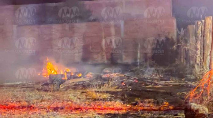 #Video | Incendio de hogar en Morelia deja 2 personas lastimadas y un vehículo quemado