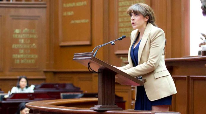 La diputada Giulianna Bugarini presenta iniciativa histórica para combatir el ciberacoso en Michoacán