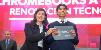 Avanza renovación tecnológica; entrega SEE laptops a escuelas