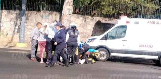 Peatona es atropellada por auto frente a Casa Michoacán
