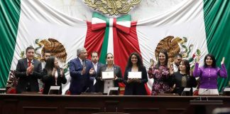 Yareni Pérez Vega y Jannet Hernández Vega reciben Condecoración “La Mujer Michoacana 2025”