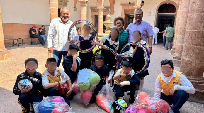 #Imágenes | El Presidente Municipal Víctor Vázquez recibe a alumnos del Colegio Amanecer para fomentar la activación deportiva