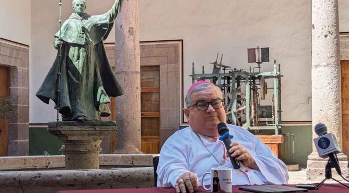 Ante pintas en la Catedral, llama Arquidiócesis de Morelia a manifestarse respetando edificios públicos y propiedades privadas