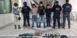 Tras ejecutar una orden de cateo en Guerrero, se detuvo a tres hombres y se aseguraron armas largas, granadas y dosis de droga