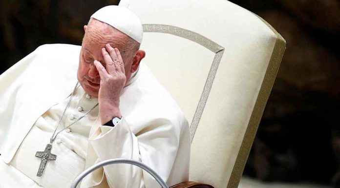 #ÚltimoMomento | Papa Francisco presenta dos nuevas crisis respiratorias #Internacional