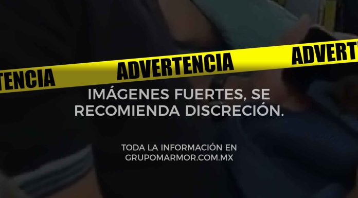 #VIDEO #ImágenesFuertes | Hombre es sorprendido mirando contenido inapropiado en su celular mientras viajaba en el transporte público #Internacional