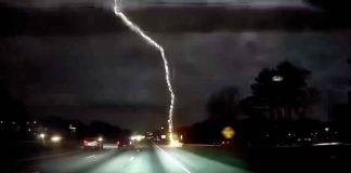 #Video | Conductor captura en video la caída de un rayo en una autopista #Internacional