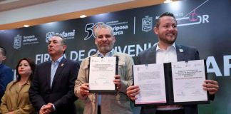 Refrenda Bedolla compromiso con familias migrantes; firma convenio con presidentes