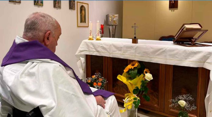 El Papa Francisco reaparece en imagen tras un mes de hospitalización: Su salud, estable pero aún en recuperación