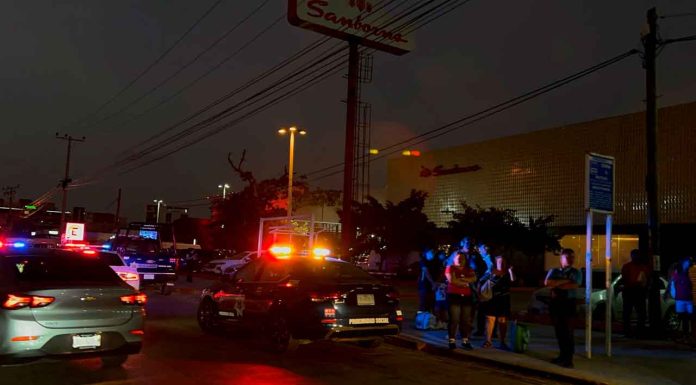#Video | Activan código rojo en Plaza Las Américas, Cancún, por intento de asalto a la joyería Bizarro