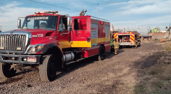 Arde casa de madera en la colonia El Polvirín, Morelia