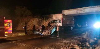 Un herido grave tras choque volcadura en la Apatzingán – Cuatro Caminos