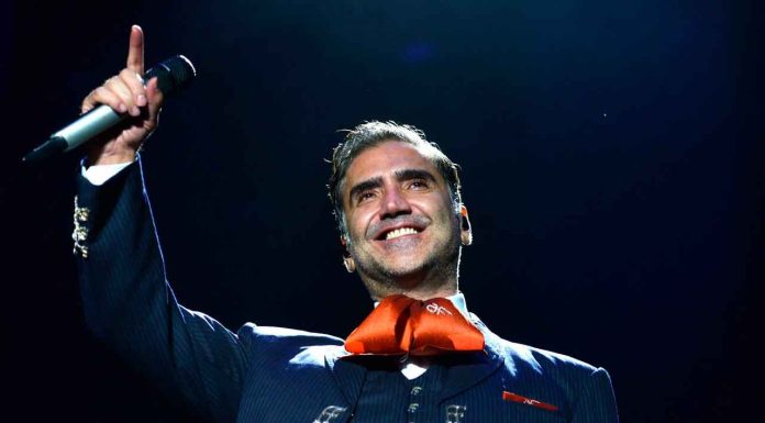 Alejandro Fernández conmemora a su padre en un concierto en Guadalajara