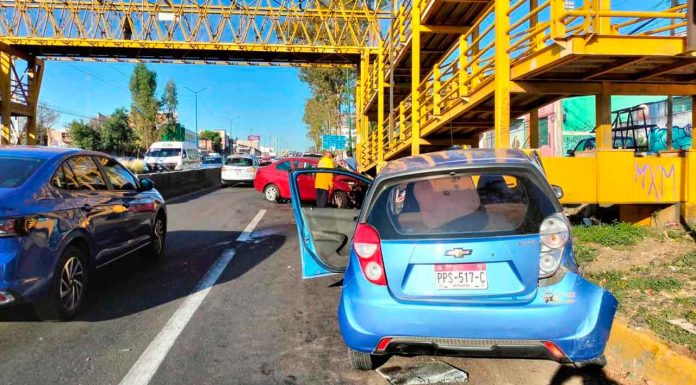 #Video #Actualizacion // Se registra choque entre 2 autos en Av. Madero Poniente de Morelia; menor resulta herido