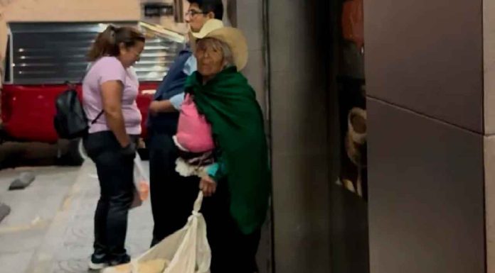 #Video | Gerente de panadería Lecaroz es exhibido por maltratar a adulta mayor