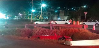 #Video | Auto cae a un canal en la Morelia-Álvaro Obregón