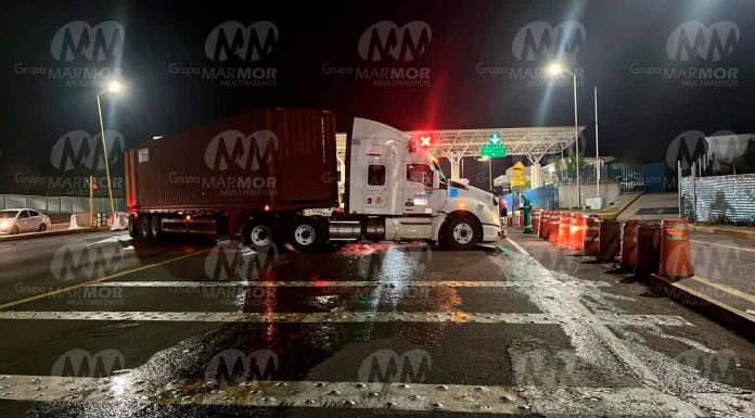 #Imágenes | Dos accidentes con tráileres involucrados, en distintos puntos de la Autopista Siglo XXI