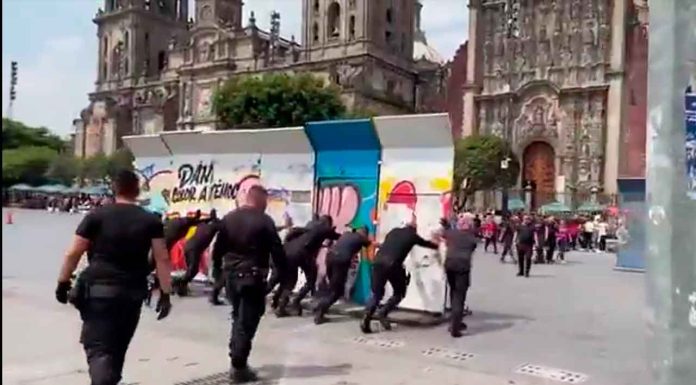 #VIDEO #Seguimiento | Refuerzan seguridad en el Zócalo previo a la marcha del 8M #México