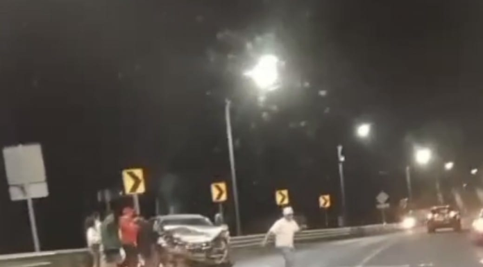 #Videos | Se registra choque entre 2 vehículos en el Ramal Camelinas