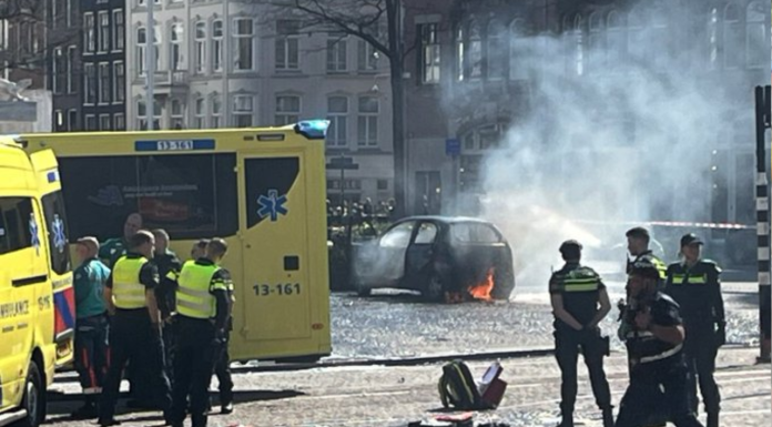 #Video | Conductor detenido en Ámsterdam tras presunto intento de ataque incendiario en la Plaza Dam