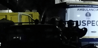 Hallan cadáver calcinado en la cajuela de auto quemado sobre la Morelia-Salamanca