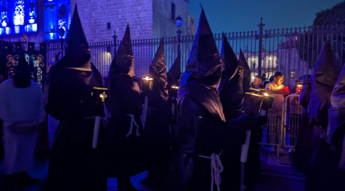 Entre luto, dolor y fe, morelianos y turistas presencian la 49 Procesión del Silencio