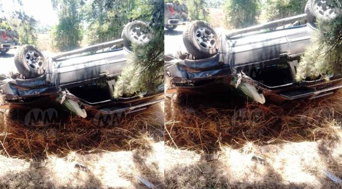 Vuelca camioneta en la Pátzcuaro-Morelia